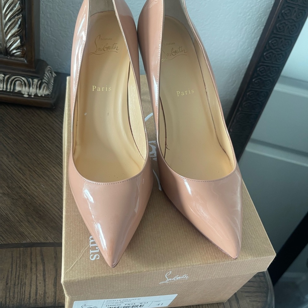 Christian Louboutin Pigalle, nude size 41, 85mm